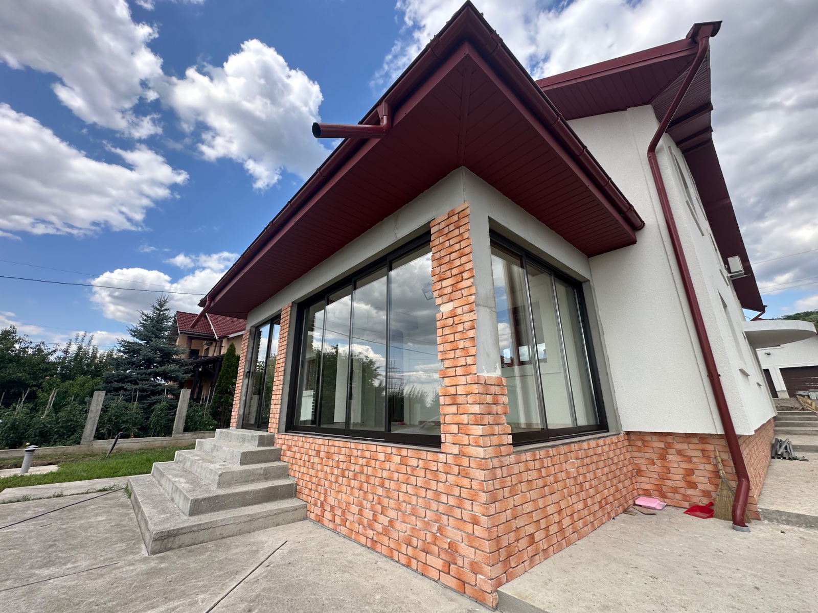 Terasă închisă cu cărămidă aparentă
